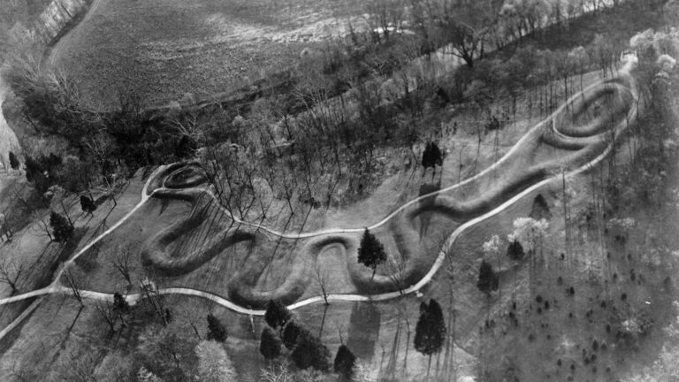Serpent Mound, Ohio: Inside of the Archaeological Thriller