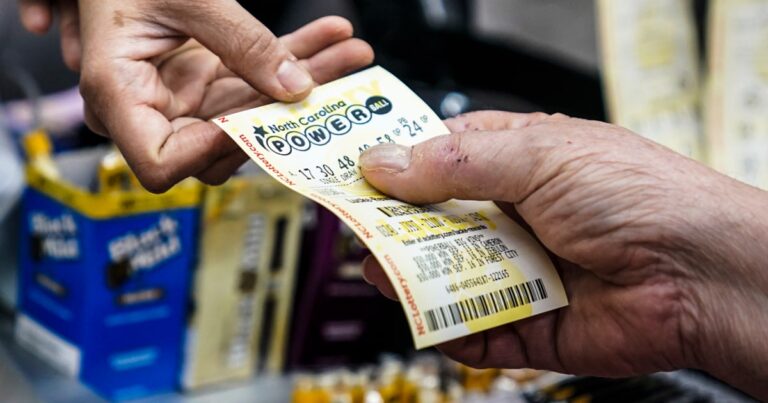 Powerball jackpot at almost $1 billion following no winner in latest drawing